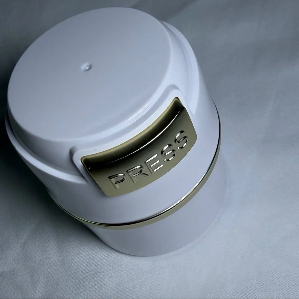 Brand New White Makeup & Cosmetic Protective Easy Beauty Storage Small Container